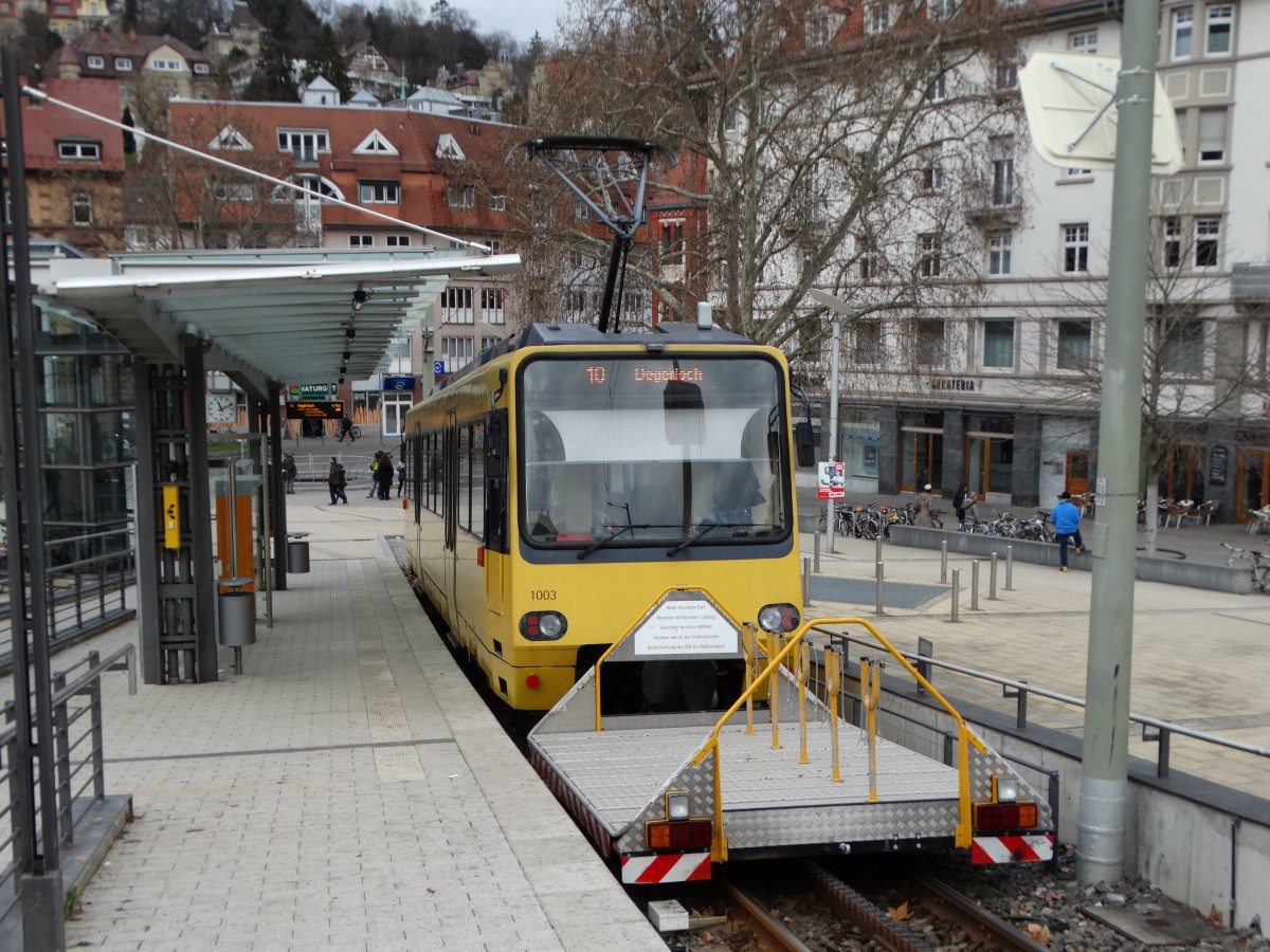SSB DT8 Wagen 1002 als Zacke (Zahnradbahn) auf der Linie 10 in Stuttgart Marienplatz am 13.02.16