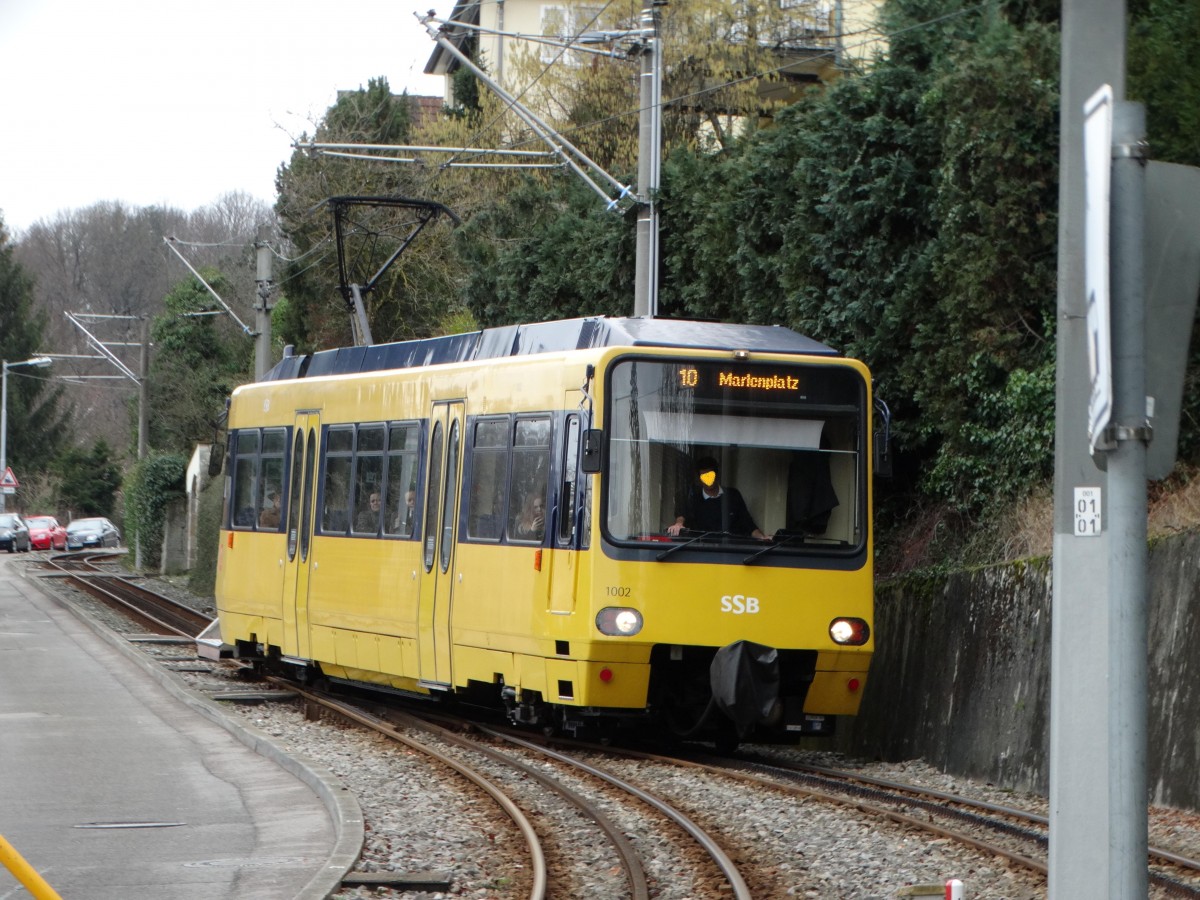 SSB DT8 Wagen 1002 als Zacke (Zahnradbahn) auf der Linie 10 in Stuttgart am 13.02.16