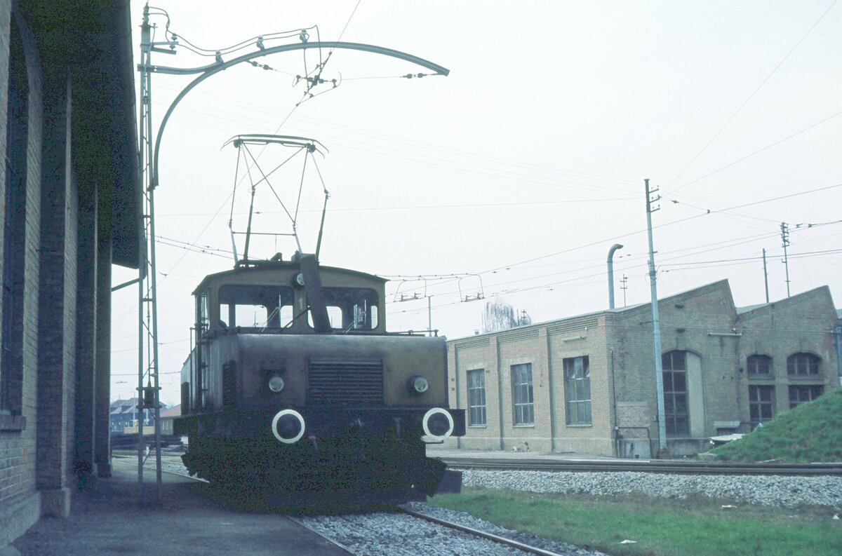 SSB Filderbahn Bf. S-Möhringen SSB-Ellok Nr.1 vor ihrem Schuppen bei den Wagenhallen _26-03-1974