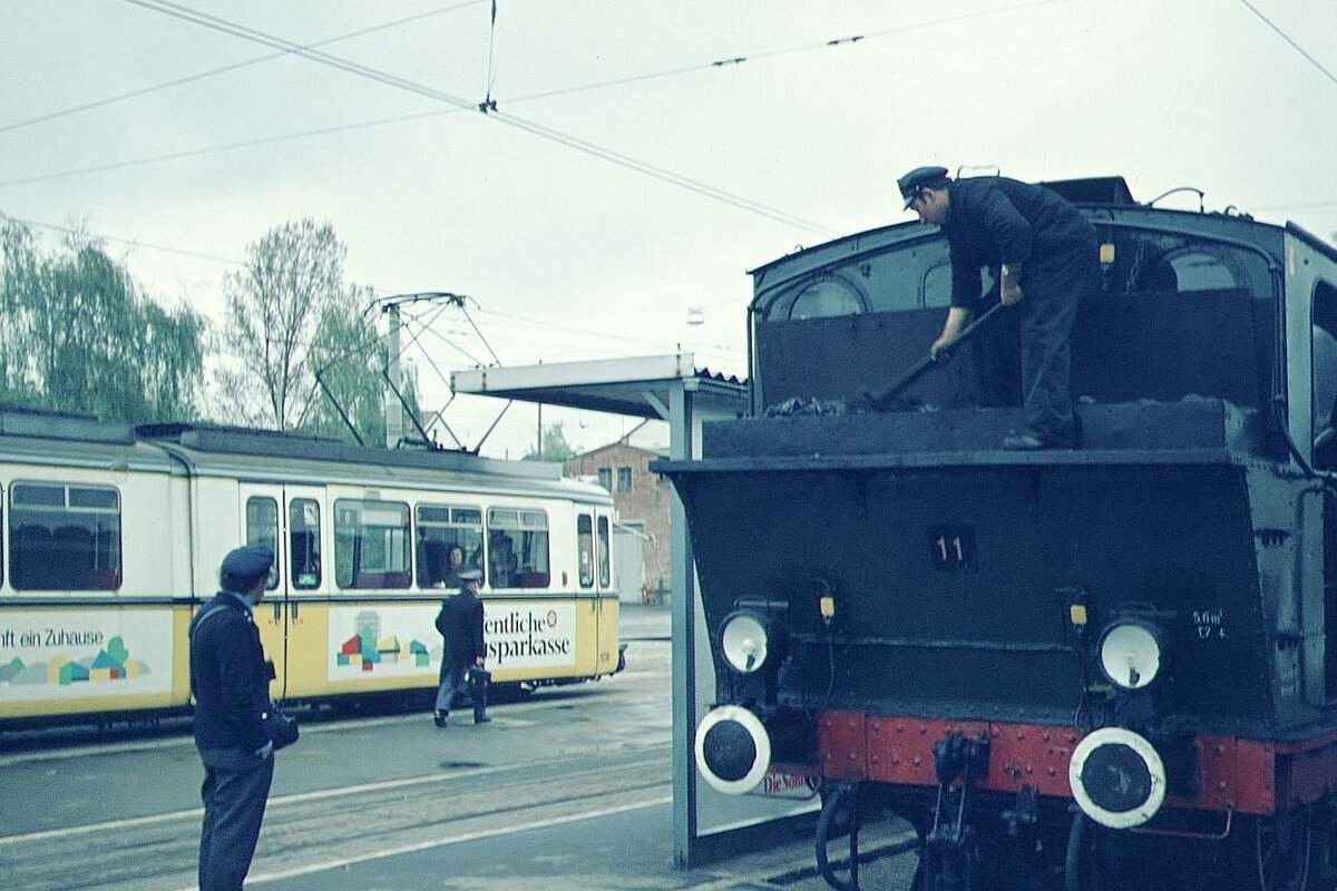 SSB Filderbahn Bf.S-Möhringen GES-Lok 11 ME 1911 für HzL (Hohenzollerische Landesbahn), seit 1970 GES-Eigentum und 6er Ri. Degerloch 03-05-1975