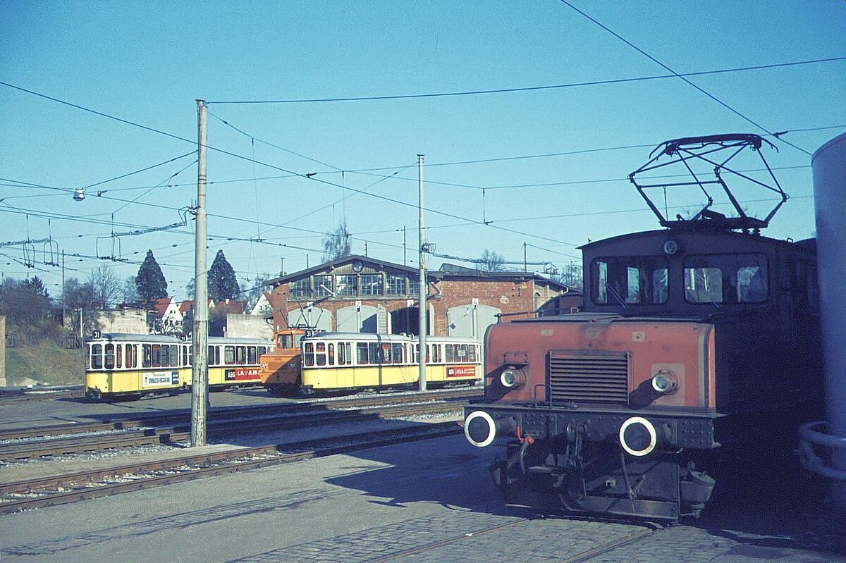 SSB Filderbahn Bf.S-Möhringen SSB-Ellok Nr.2 bei den Wagenhallen mit B2 und A-Lok 02-1975