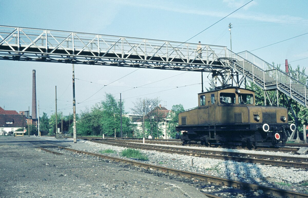 SSB Filderbahn Ellok Nr.1 Übergabe des G-Zugs abgeschlossen,ATw 2003 reist weiter nach Hannover, Lok fährt nach Möhringen zurück. 7 Jahre später wird Lok Nr.1 zusammen mit ihrer Schwester-Lok Nr. 2 ebenfalls nach Hannover reisen, allerdings ins DSM Hvr, wo sie sich bis heute befindet. Lok Nr. 2 wurde 2007 heimgeholt nach Stuttgart und wird derzeit durch SHB (Stuttgarter Historische Strassenbahnen e.V.) intensiv aufgearbeitet.
