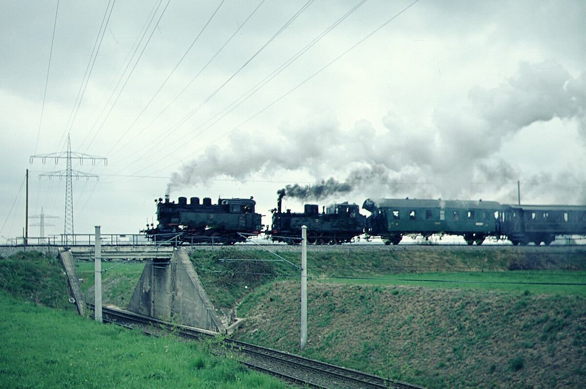 SSB Filderbahn oben(Normal-Spur nach Neuhausen mit Loks 11+16 GES) und unten(M-Spur L.6 nach Echterdingen) bei Leinfelden 04-05-1975