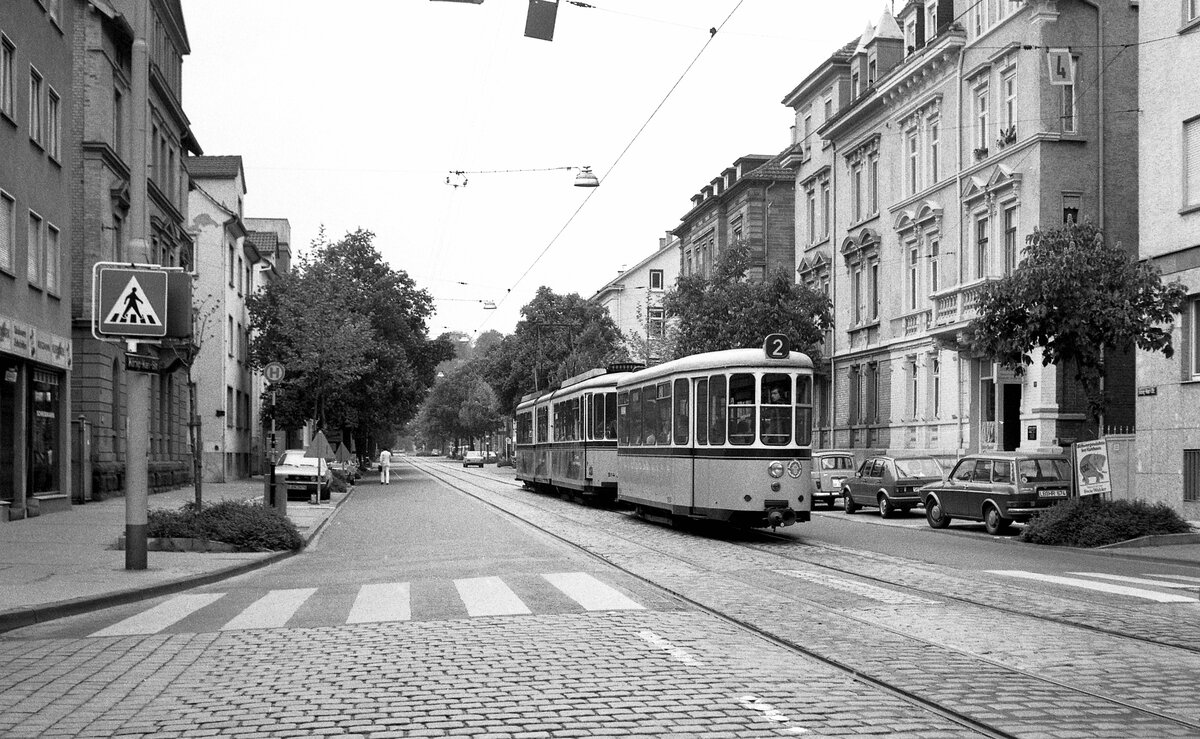 SSB Stuttgart__Der  neue 2er  auf der Strecke der bisherigen Linie 21, in der König-Karl-Str. in S-Bad Cannstatt. DoT4 914 mit Bw.__05-1980