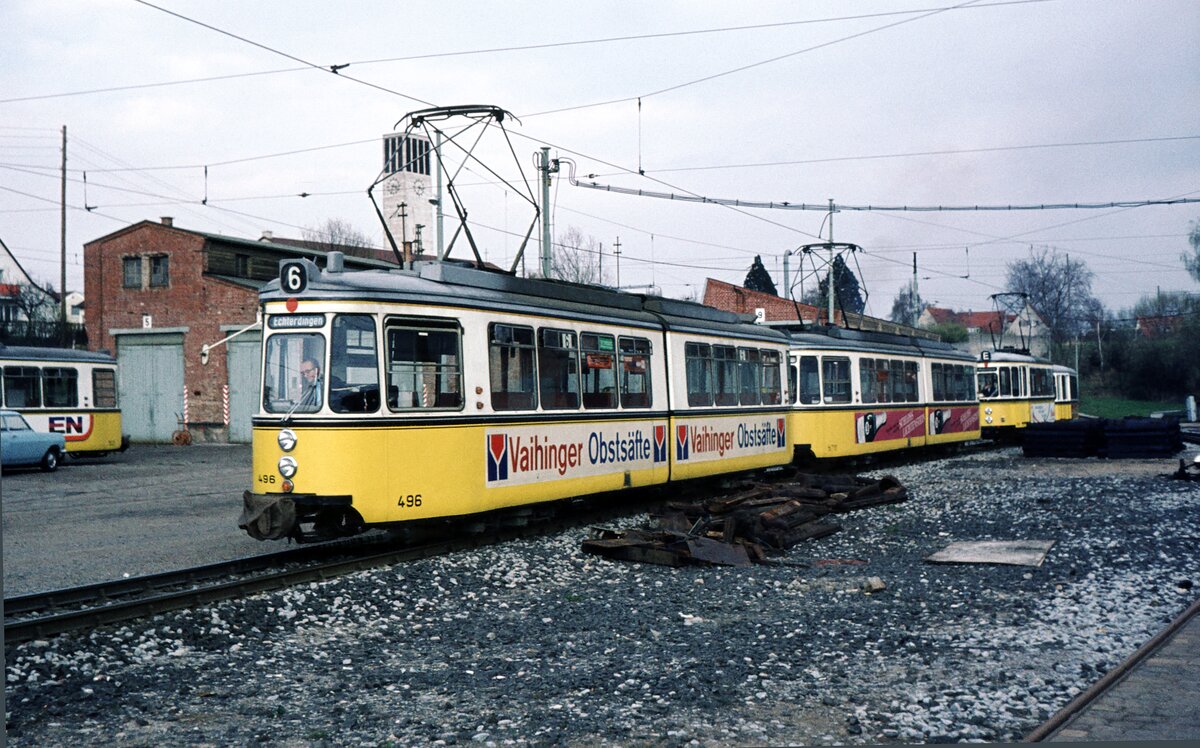 SSB Stuttgarter Straßenbahnen__Bf. S-Möhringen__So sah es an gewöhnlichen Tagen im Bahnhof S-Möhringen aus : Linie 6 von Degerloch her einfahrend, mit GT4 496 vorneweg, und gelegentlich noch eine 2x E-Wagen-Garnitur dazu.__29-03-1974 