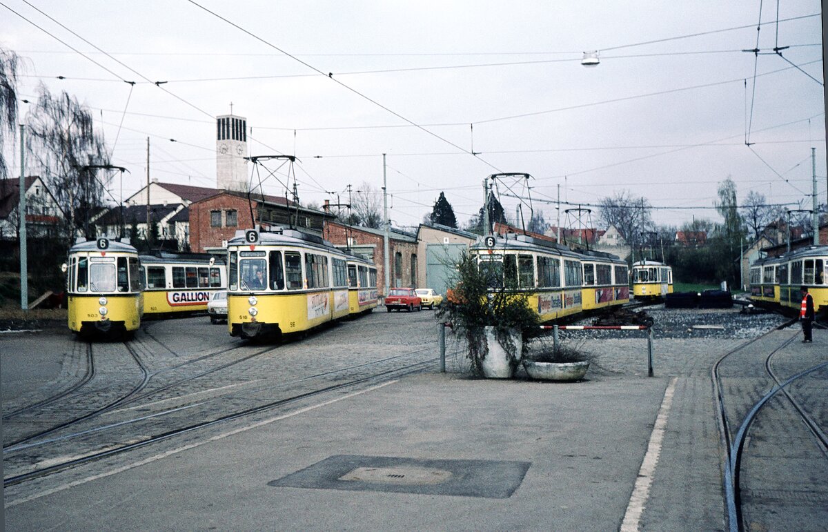 SSB Stuttgarter Straßenbahnen__Bf. S-Möhringen__Vier 6er-Züge und ein 2x E-Wagen im Bf. Stuttgart-Möhringen.__29-03-1974