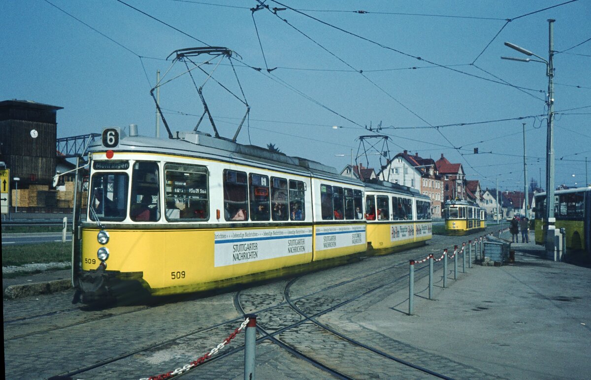 SSB Stuttgart__Rundfahrt der 'Verkehsfreunde Stuttgart e.V.' Degerloch-Möhringen-Plieningen-Ostheim-Killesberg-Westbhf. am 30-03-1974. Vor dem Betriebshof Degerloch : der 6er mit GT4 509 hat angehalten wegen Fahrerwechsel. Dahinter kommt DoT4 920 mit Bw 1599 zur Aufstelllung für die Sonderfahrt.__30-03-1974