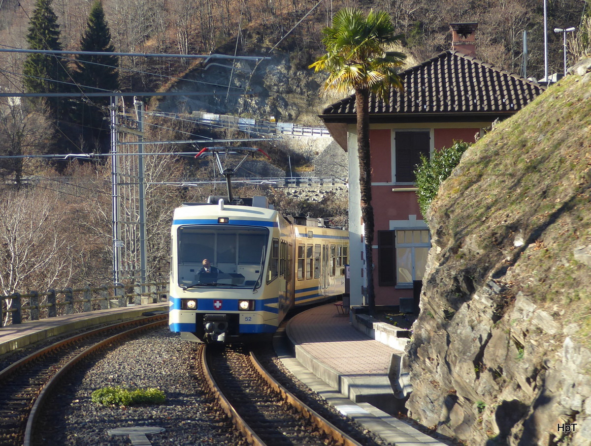 SSIF / FART - Triebwagen ABe 4/6 52 im Bahnhof in Verdasio am 26.12.2015