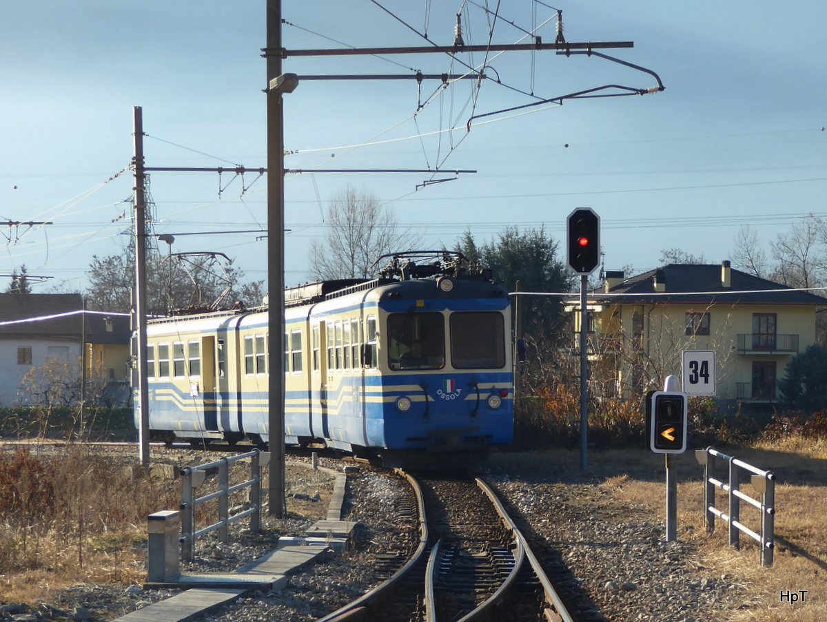 SSIF / FART - Triebwagen ABe 8/8  23 bei der einfahrt im Bahnhof in Masera am 26.12.2015