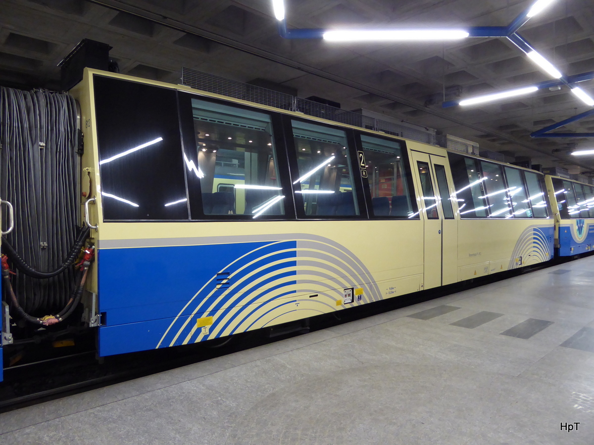 SSIF - Zwischenwagen 2 Kl. B 812 im Bahnhof Locarno am 26.12.2015