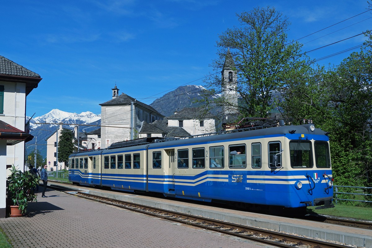 SSIF/FART: ABe 8/8 23  OSSOLA  (1959) als R 745 in Trontano am 2. Mai 2015.
Foto: Walter Ruetsch