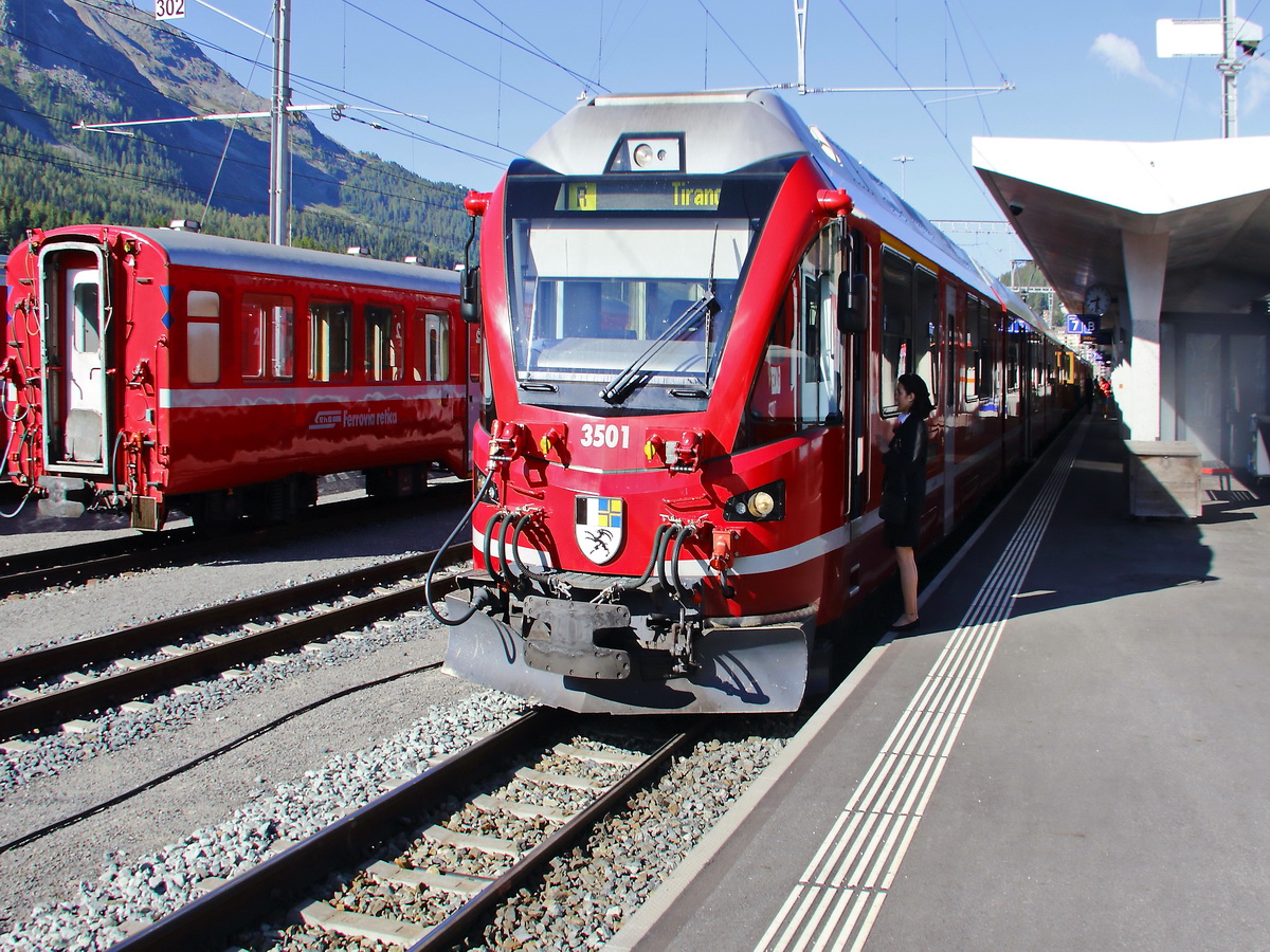 St. Moritz am 28. Juni 2018 steht ABe 8/12 3501   zur Fahrt nach Tirano bereit.