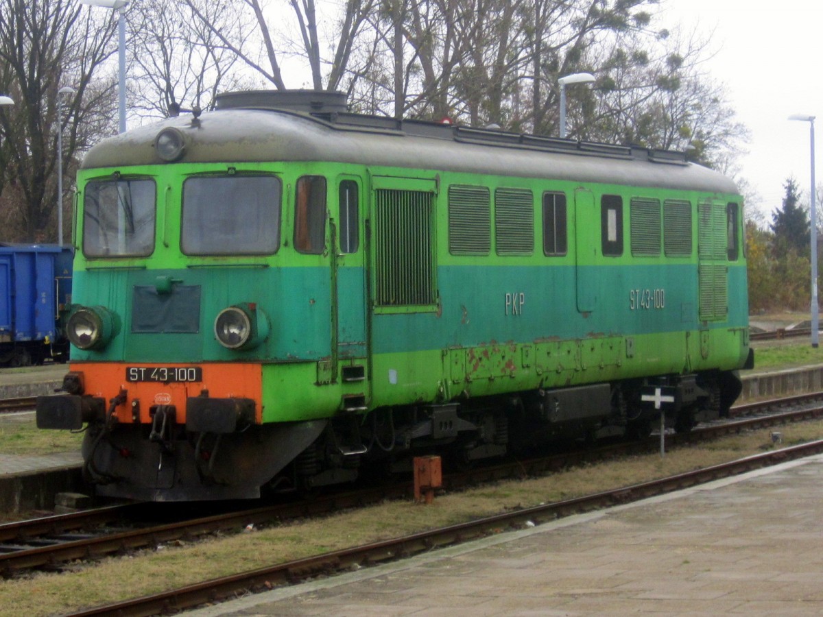 ST43-100 in Bahnhof Miedzyrzecz,04.11.2013