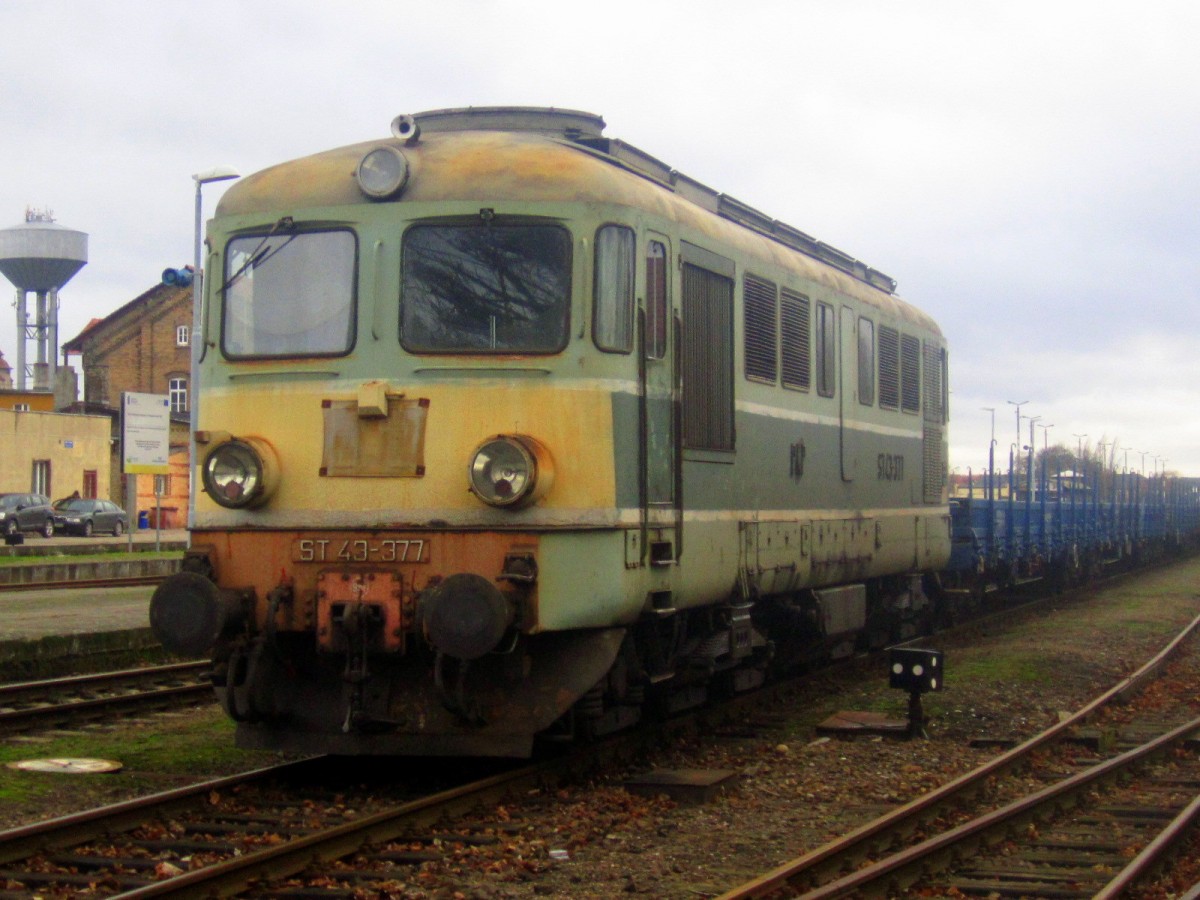 ST43-377 in Bahnhof Miedzyrzecz, 6.12.2013