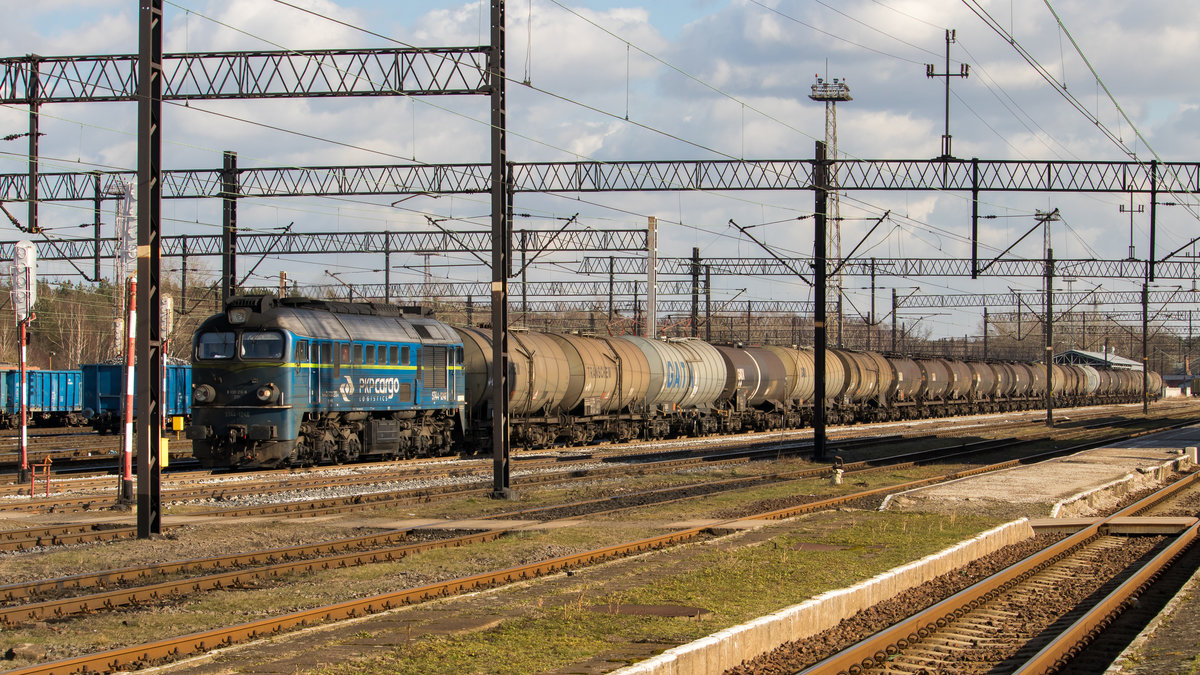 ST44-1246 steht bereit für den Kesselzug nach Westen. Aufgenommen im Bahnhof Wegliniec am 16. Februar 2018.