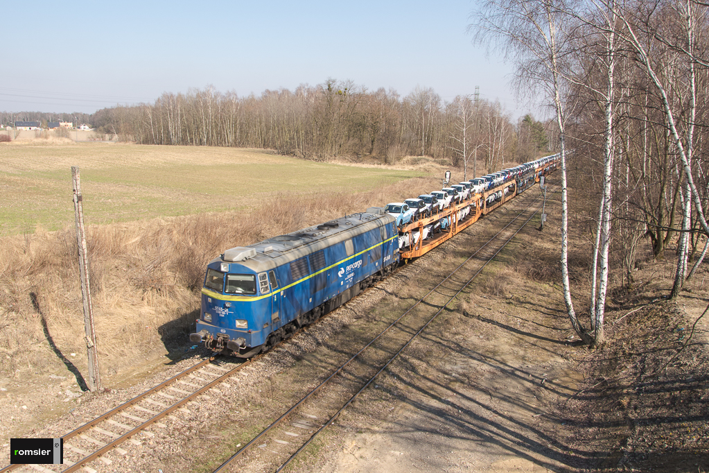 ST45-01 der PKP Cargo mit Autotransportwagen Zug in Tychy(Tichau)am 20.03.2015.