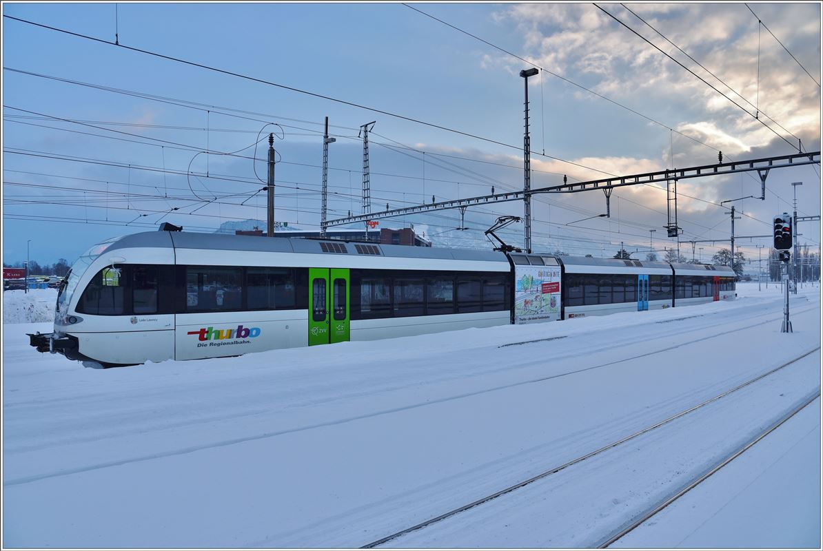 Stadler GTW firert in Sargans. (06.01.2017)