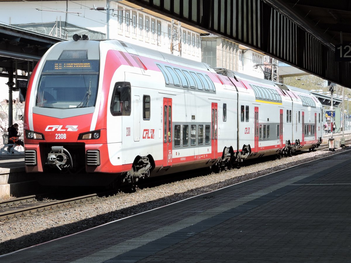 Stadler KISS der CFL auf der fahrt von Koblenz nach Luxemburg wartet in Trier Hbf auf der weiterfahrt nach Luxemburg. Trier Hbf, den 20.04.2017