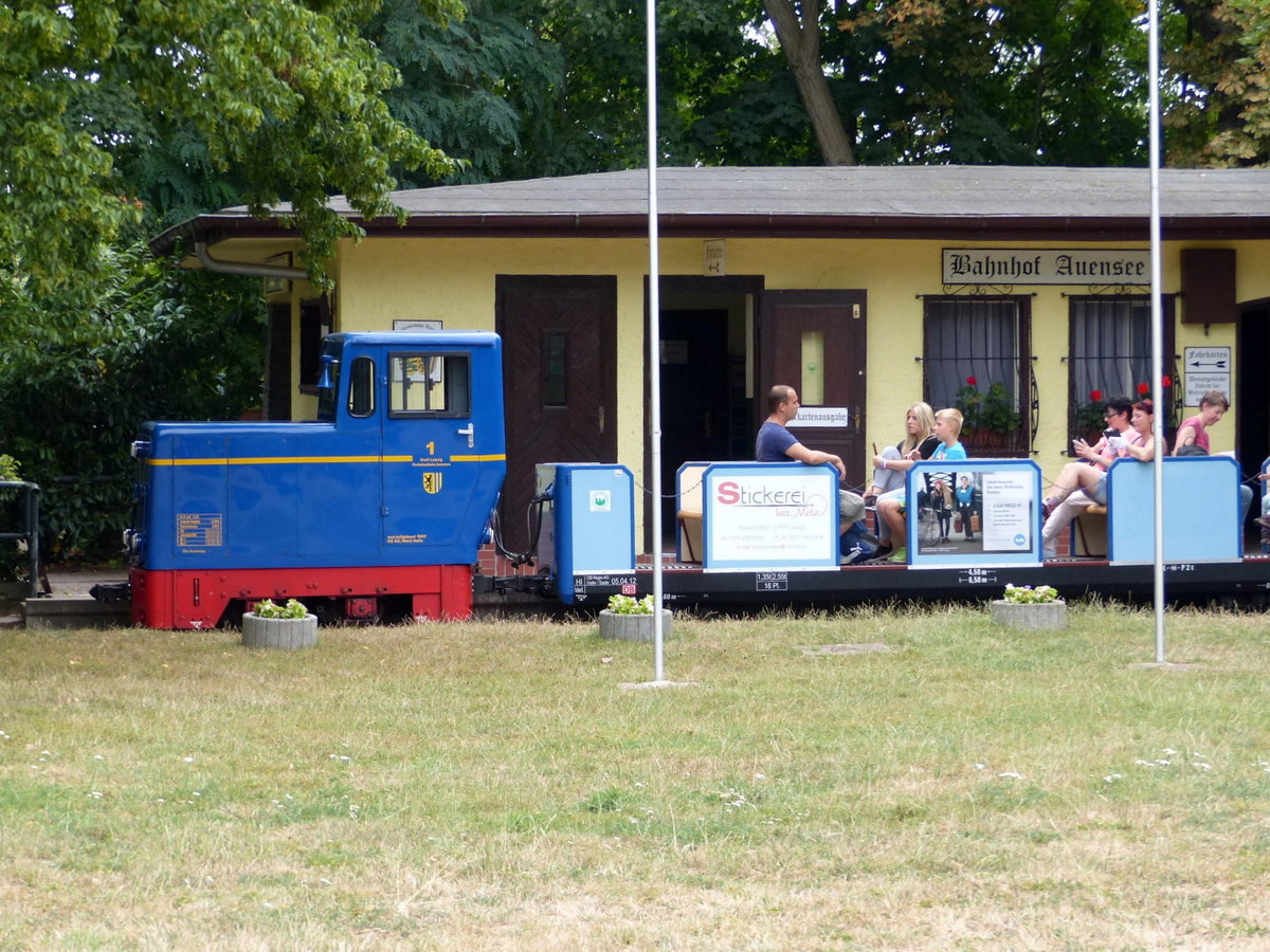 Stadt Leipzig 1 am 22.07.2018 beim Halt am Bahnhof der Parkeisenbahn Auensee.