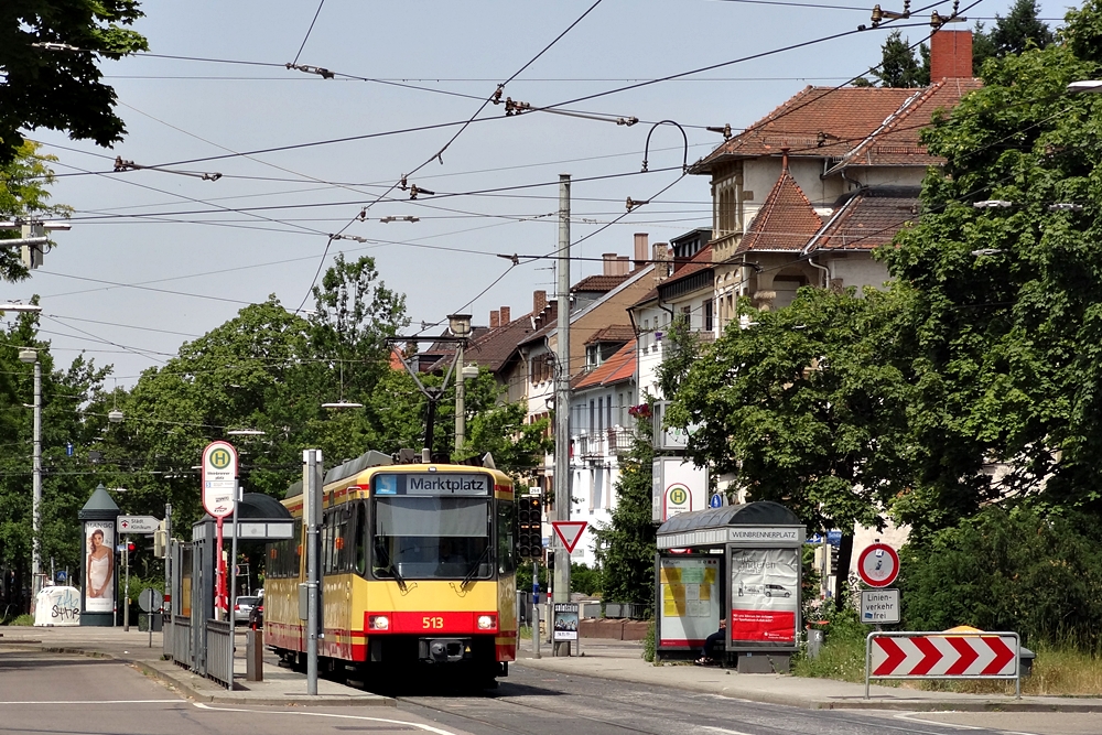 Stadtbahnwagen 513 auf der Linie 5. Aufgenommen am 07. Juni 2014 am Weinbrennerplatz.