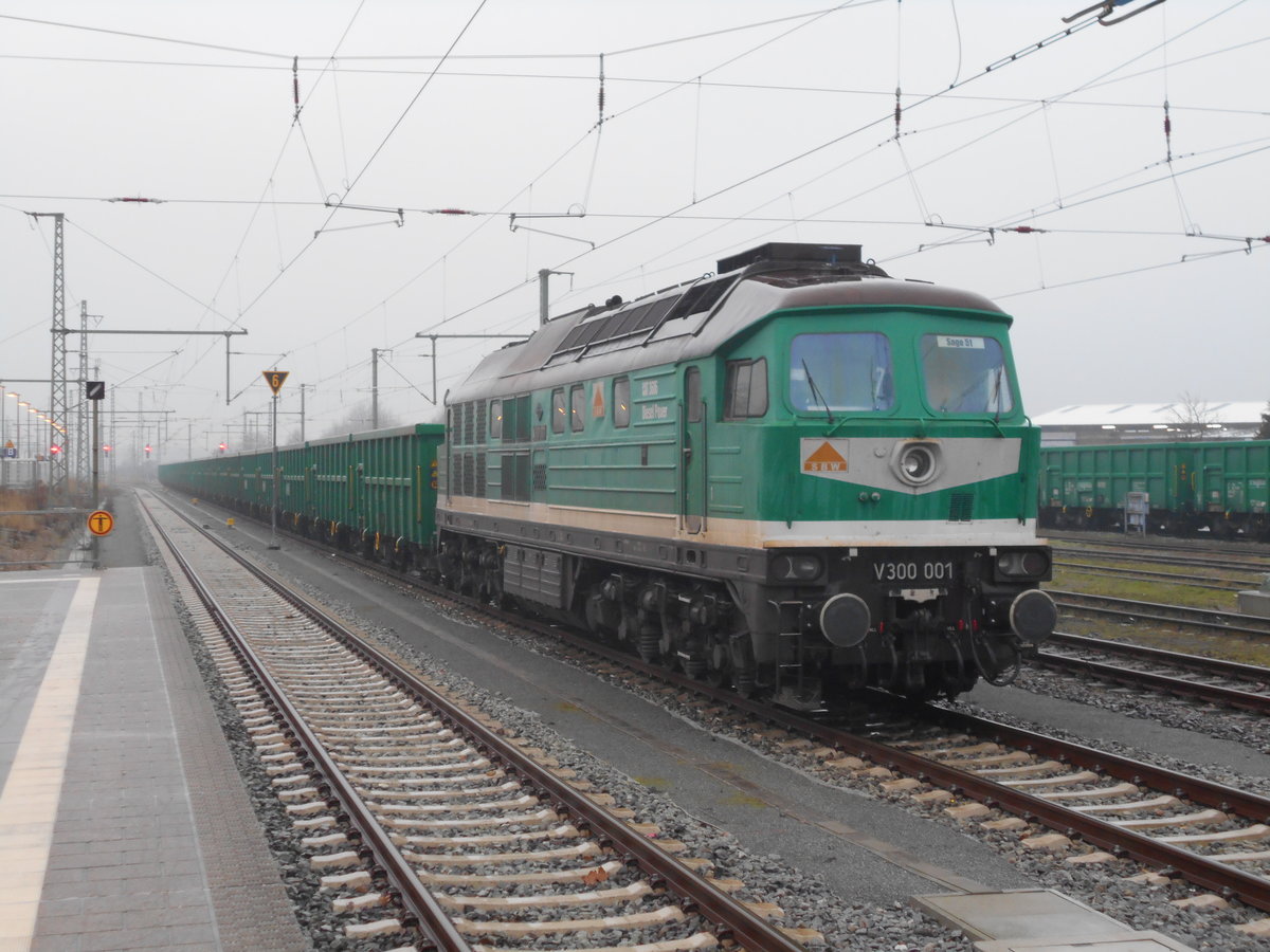Starkenberger V300 001 mit einem Kieszug,am 02.Februar 2019,in Bergen/Rügen.