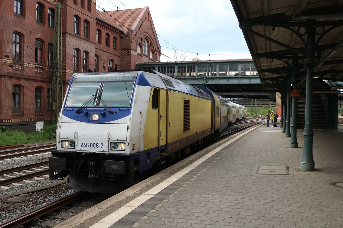 START 246 008-7 in Hamburg Harburg am 18.07.19 vom Bahnsteig aus fotografiert