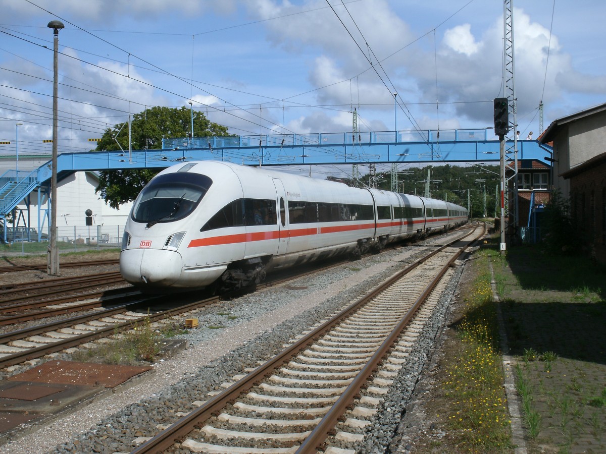 Statt nach München hieß für 411 018,als ICE 1715 von Binz,am 24.August 2013,bereits in Saalfeld