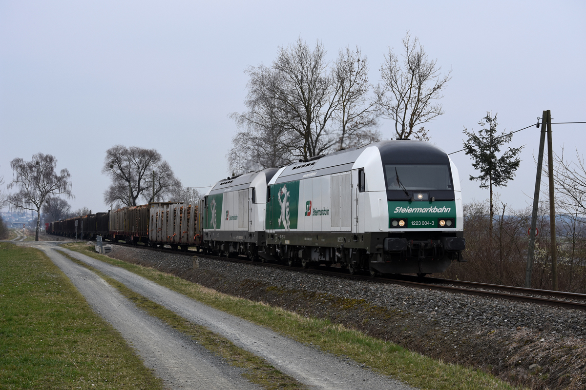 STB 1223 004 + STLB 2016.902 mit VG 77266 am 25.03.2016 zwischen Oberwart und Riedlingsdorf.