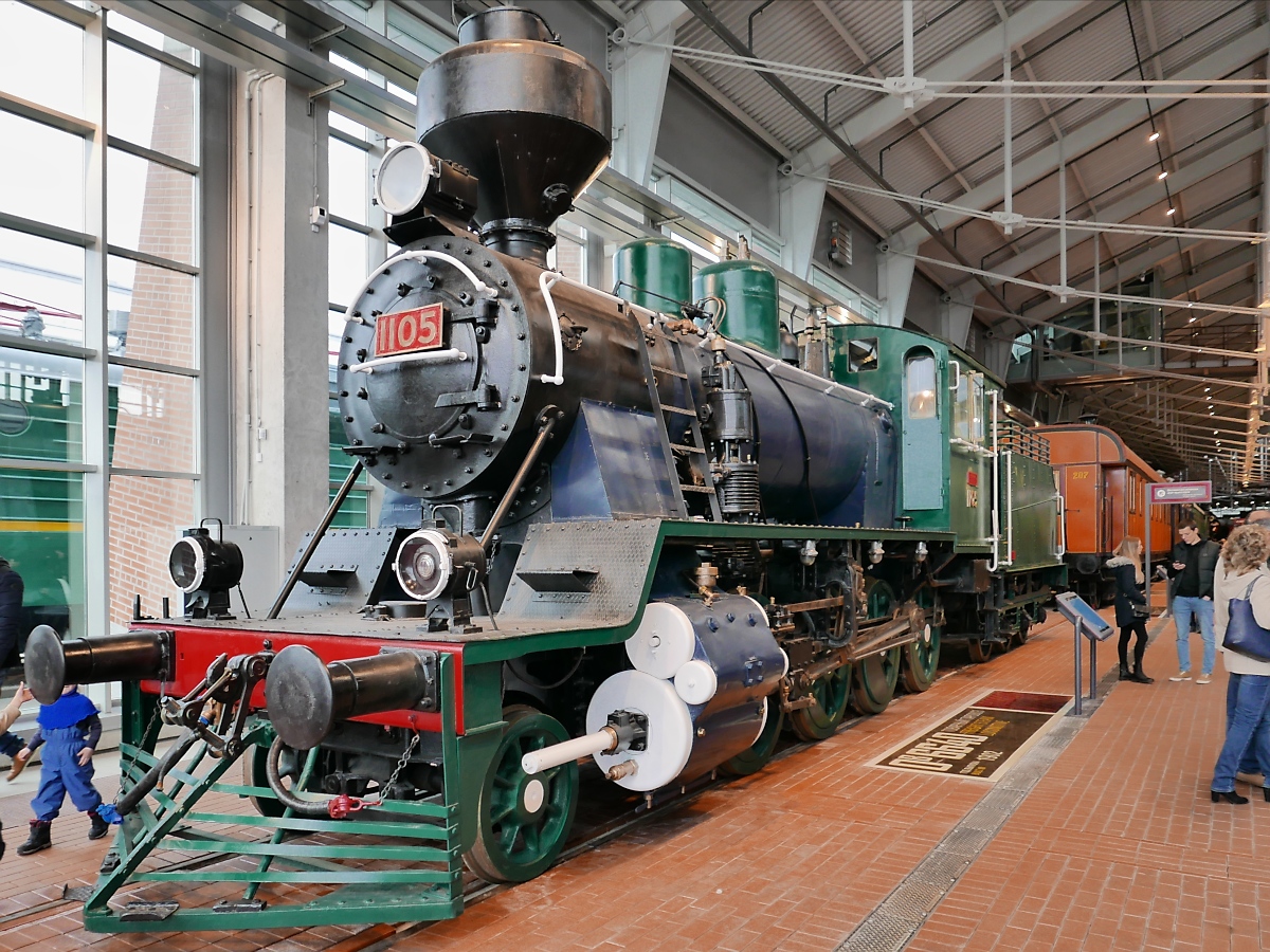 Steht zwar auf dem Platz der OB-6640, ist aber die Güterzug-Dampflok Tk3-1105, gebaut 1943, im Russischen Eisenbahnmuseum in St. Petersburg, 4.11.2017