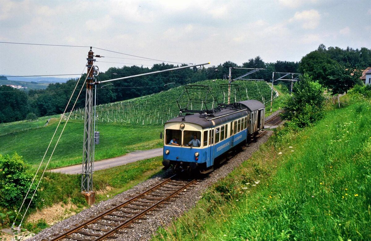 Steiermärkische Landesbahnen: Einer der beiden originellen ETs der Gleichenberger Bahn in seiner früheren Farbgebung 