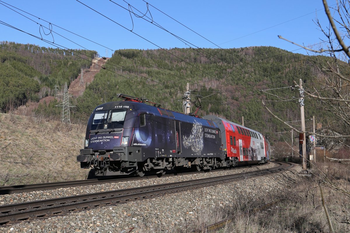 Sterndllok 1116.158 war am 2.4.18 auf die Reg.von und nach Payerbach/R.,wie hier bei der Einfahrt in Schlöglmühl.