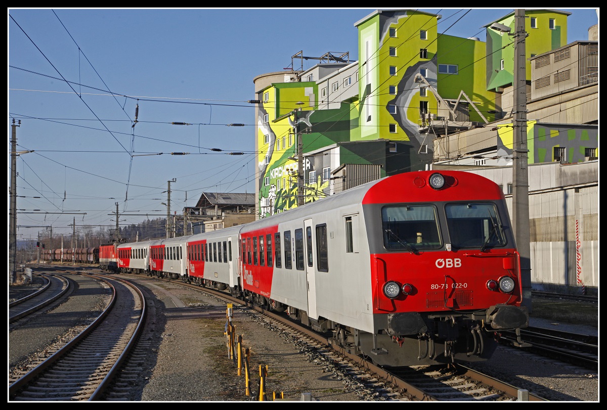 Steuerwagen 80-73 022 fährt am 31.01.2019 als Wendezug in den Bahnhof Kirchdorf an der Krems ein.