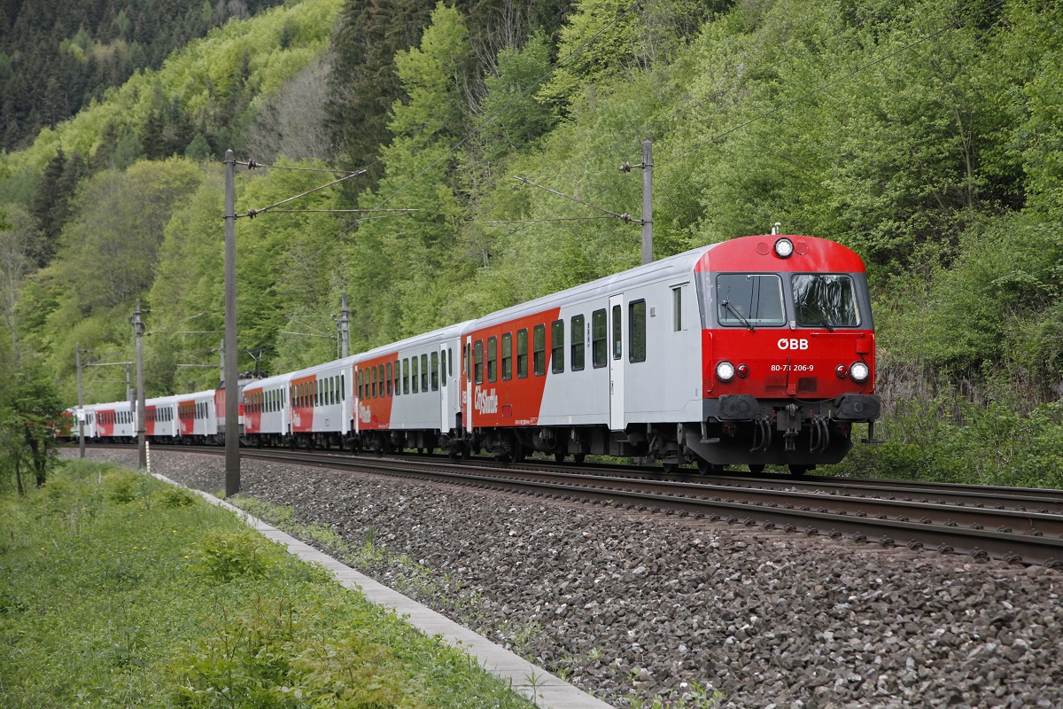Steuerwagen 80 73 206 als Regionalzug bei Mixnitz am 25.04.2016.
