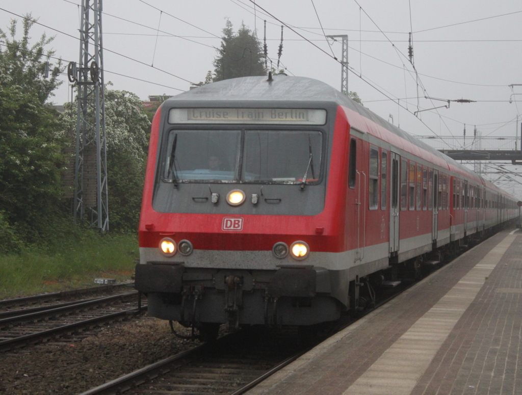 Steuerwagen der Bauart Wittenberge(Basis:y-Wagen/Halberstädter)als Kreuzfahrer-Leerzug am Morgen des 13.05.2018 im Haltepunkt Rostock-Bramow.
