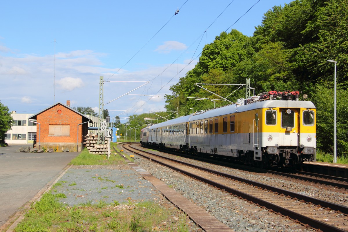 Steuerwagen D-DB 63 80 99-95 011-2 D in Michelau am 12.05.2014.