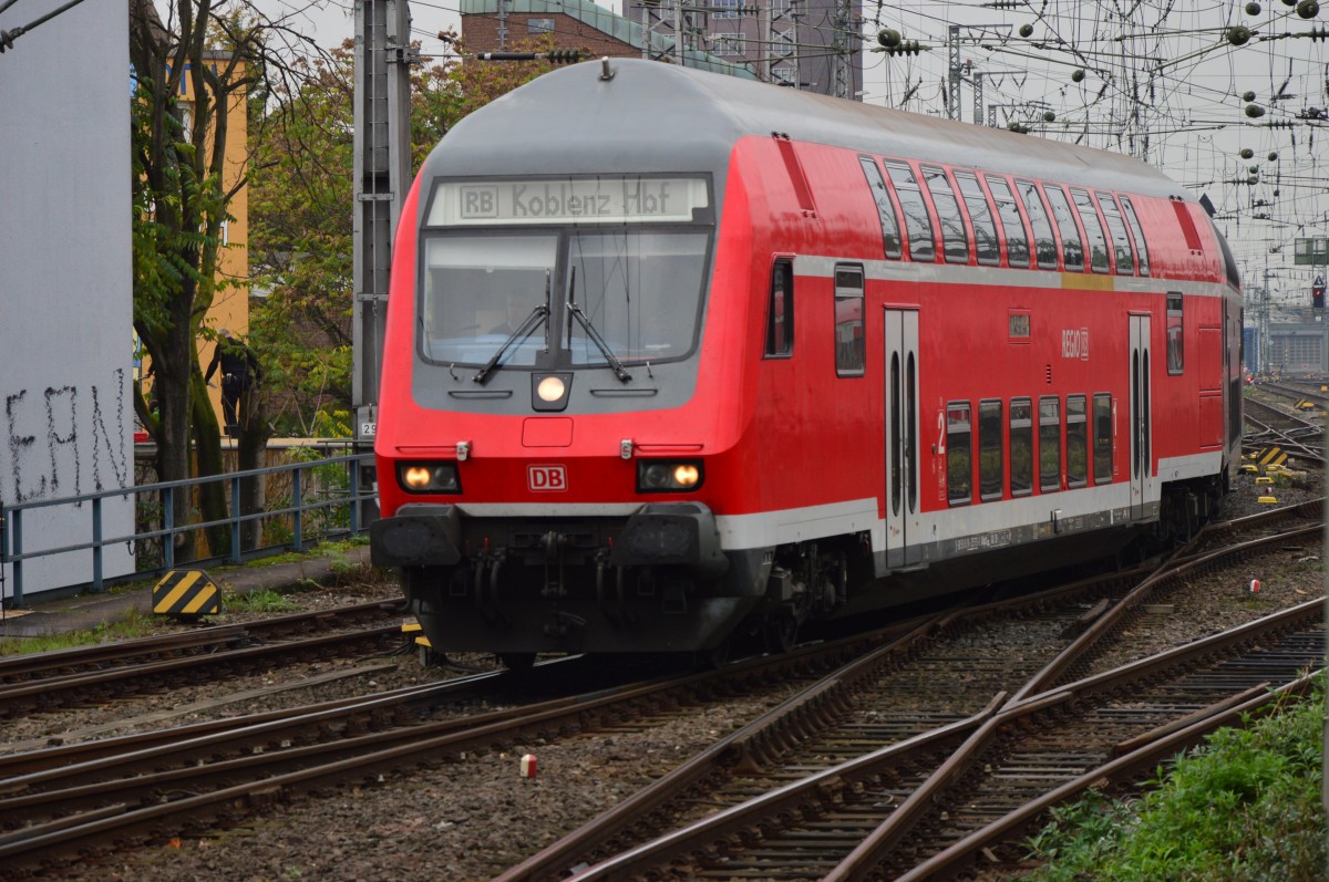 Steuerwagen einer RB 27 bei der Einfahrt in den Kölner Hbf. 30.10.2014