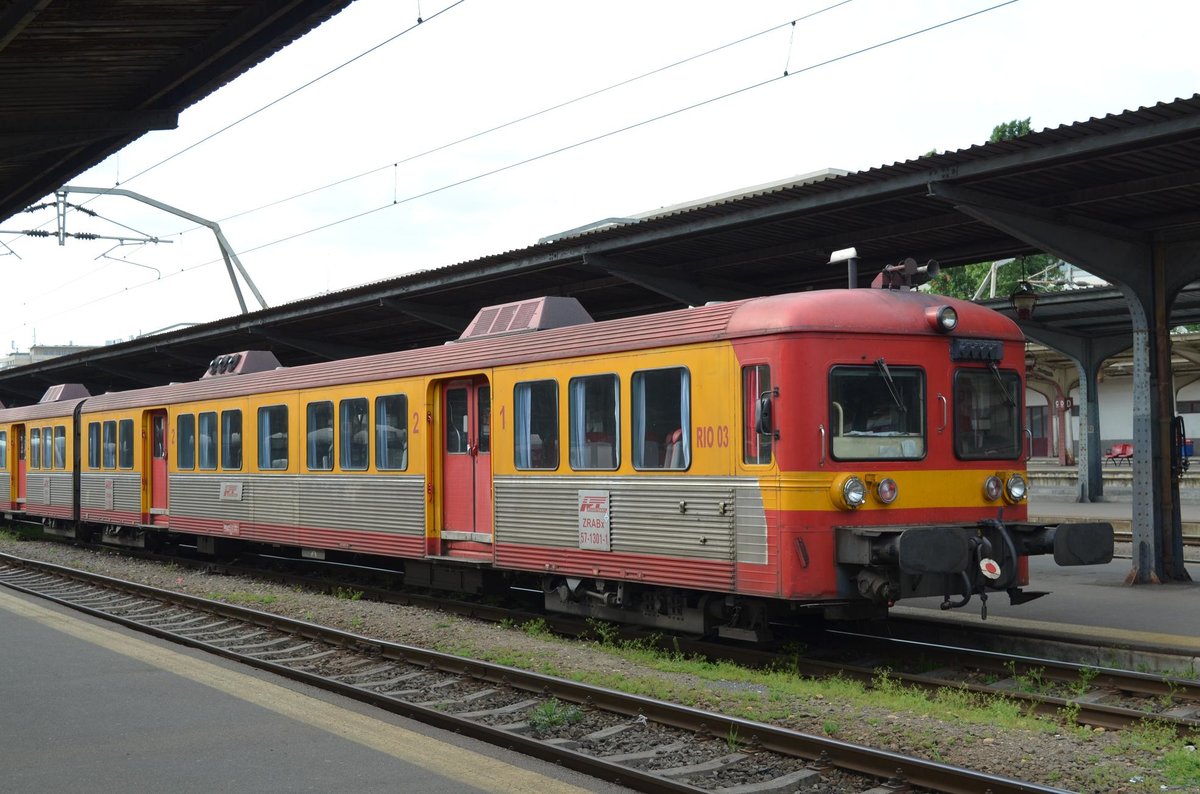 Steuerwagen  Rio 3  57-1301-1 ZRABx Regiotrans (ex SNCF 50 87 80-07 301-3) in Bukarest/Bucuresti Nord Gara A 08.05.2015