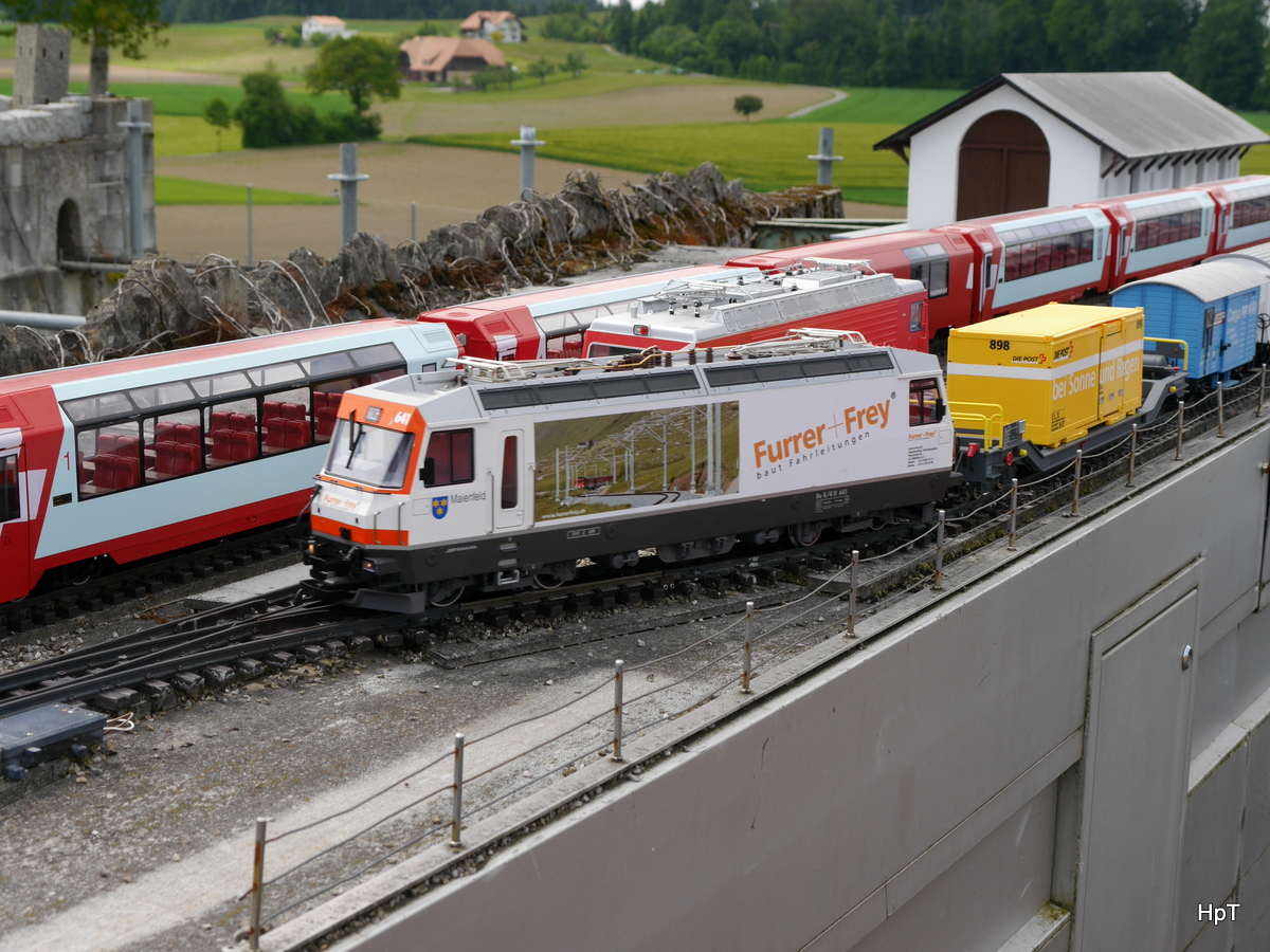 Stiftung Bernaville Schwarzenburg - LGB Ge 4/4  641 mit Güterzug unterwegs auf der Anlage am 30.05.2015