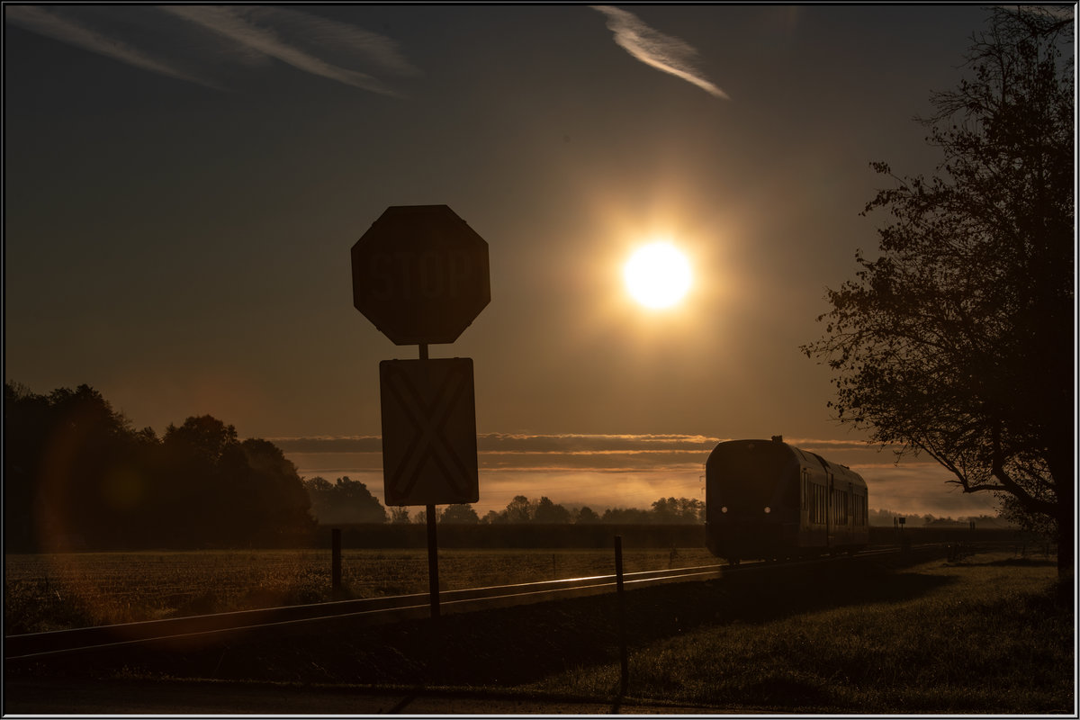 Stop Schilder sind für viele eine  Empfehlung  . 
Sonnenaufgang im Sulmtal am 4.10.2019