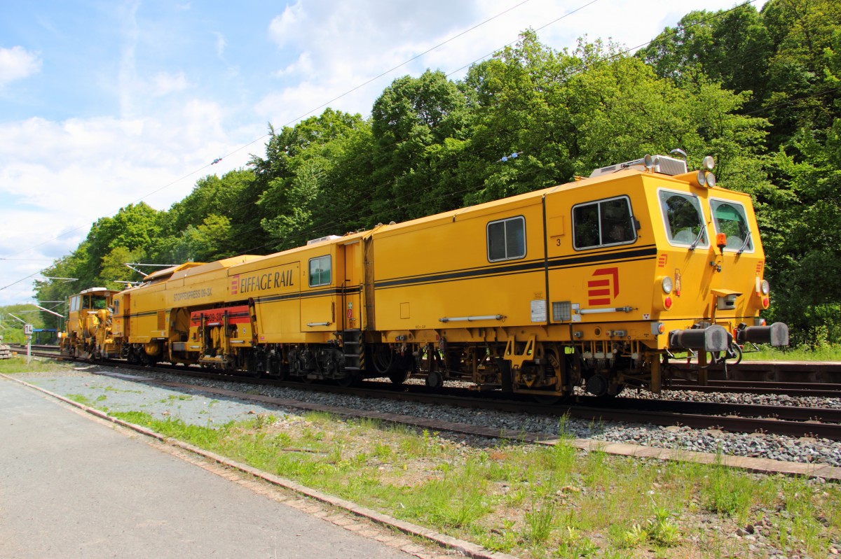 Stopfexpress 09-3X Eiffage Rail in Michelau am 01.06.2014.