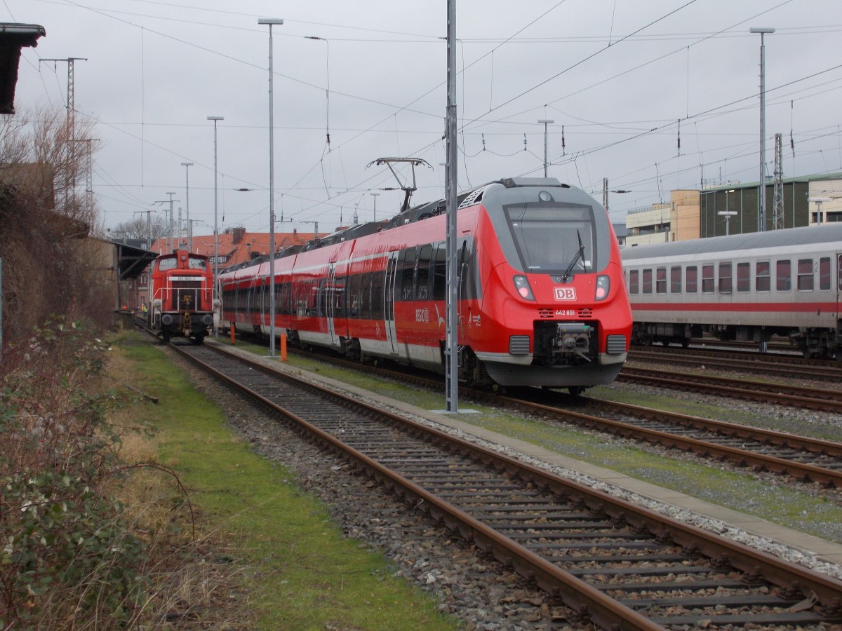 Stralsund am 12.Januar 2015 mit dem 442 851 und 362 863.