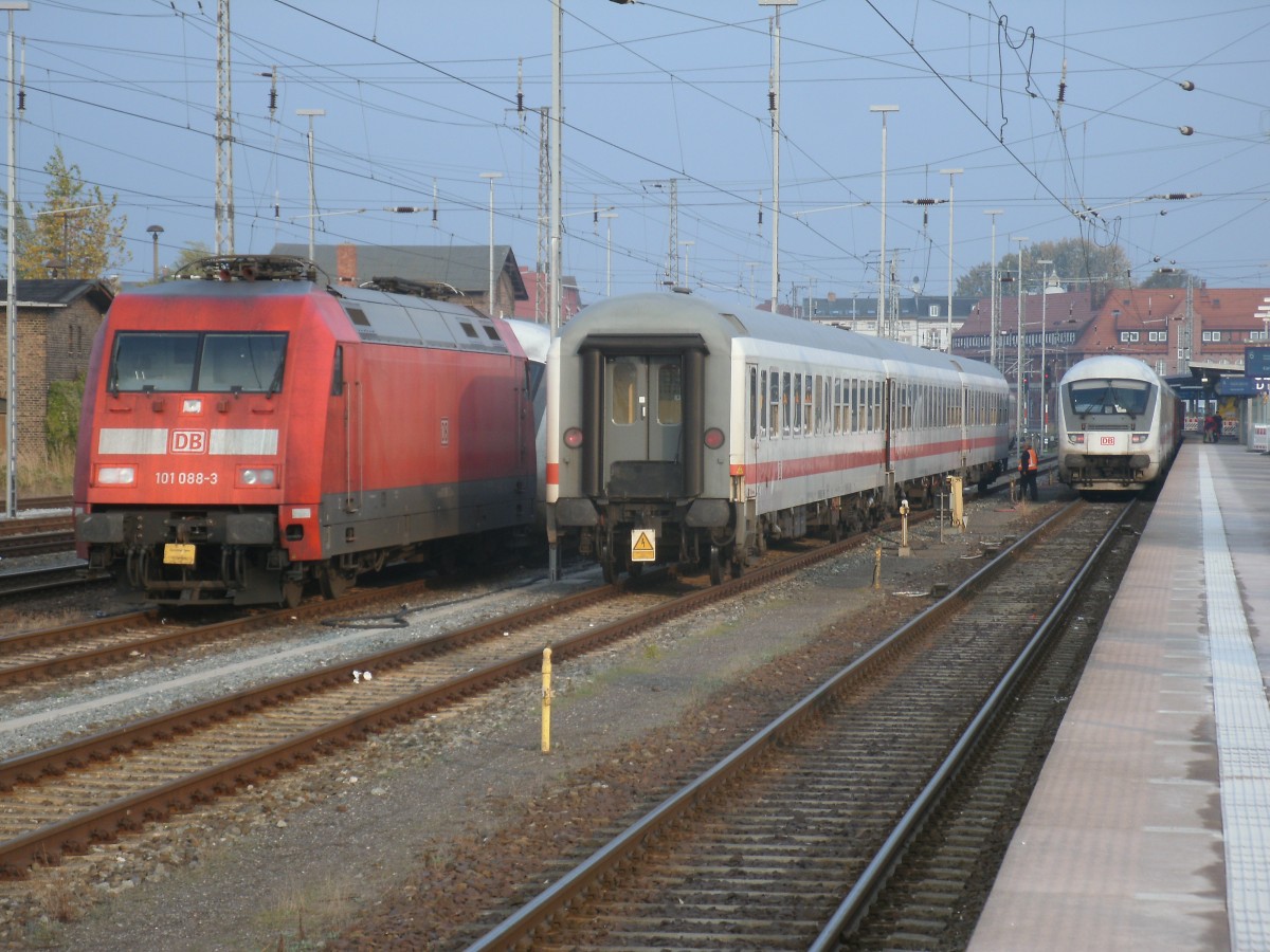 Stralsund am 12.Oktober 2013 mit der abgestellten 101 088.
