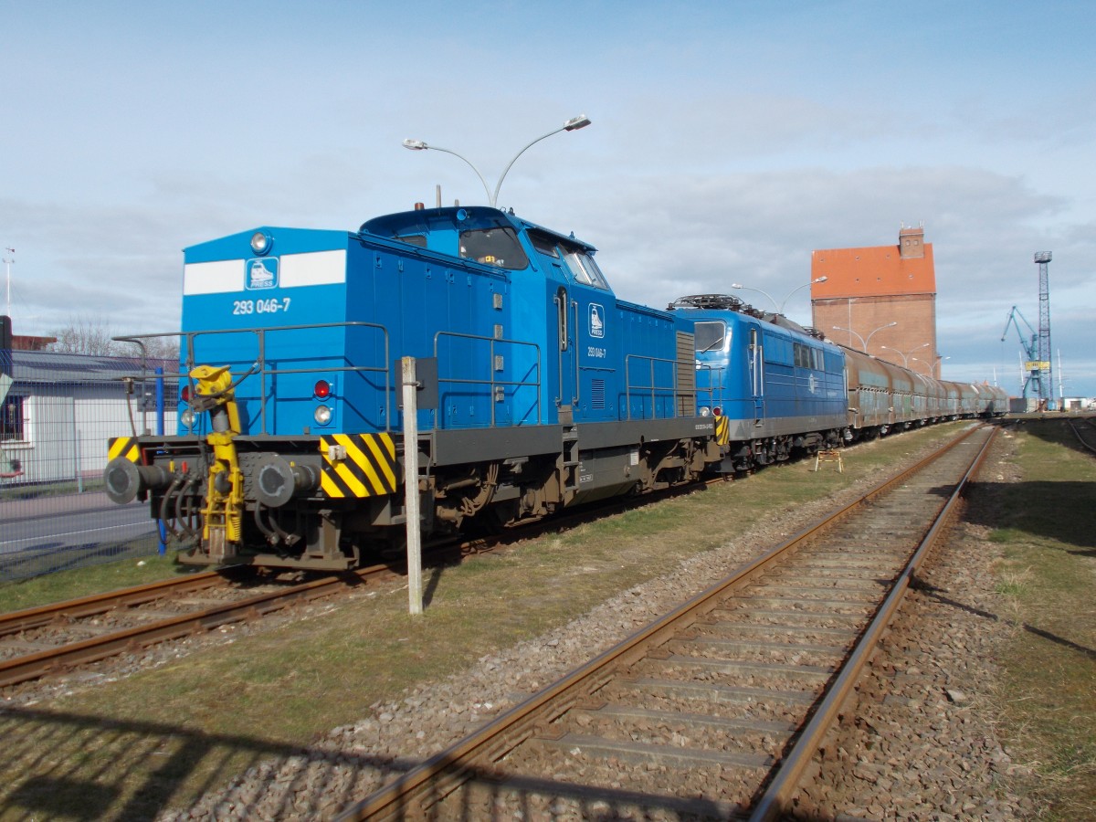 Stralsunder Nordhafen am 22.März 2015:PRESS 293 046 und EGP 151 118,auch LOCON`s 101 war da.Aufnahme durch den Zaun. 