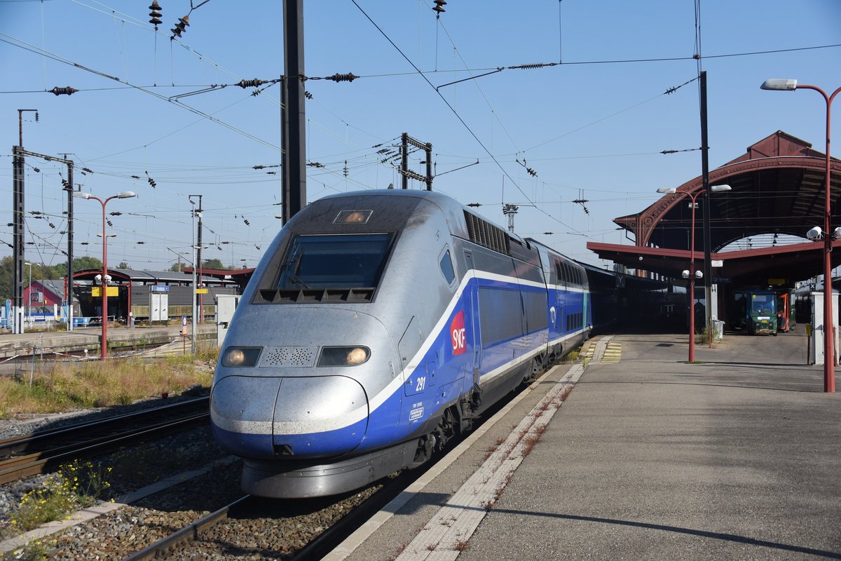 STRASBOURG (Grand Est/Département Bas Rhin), 15.10.2017, TGV Duplex Nr. 291 bei der Ausfahrt