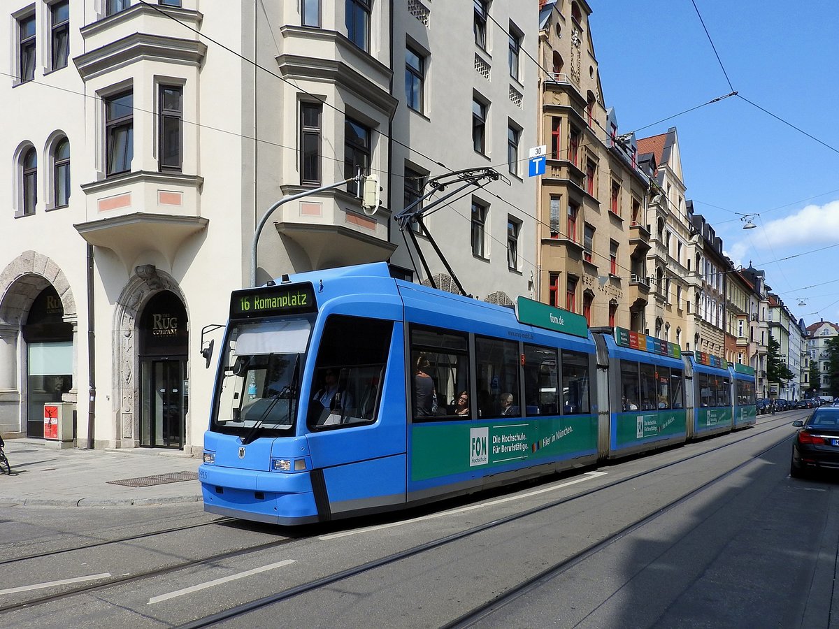 Straßenbahn 2215 als Linie16 mit Ziel Romanplatz; 190715