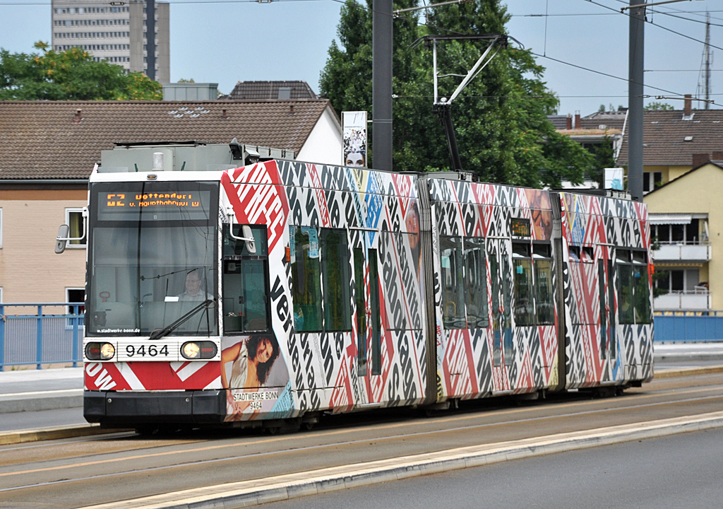 Stra�enbahn 9464 der SWB auf der Kennedybr�cke in Bonn - 29.07.2013