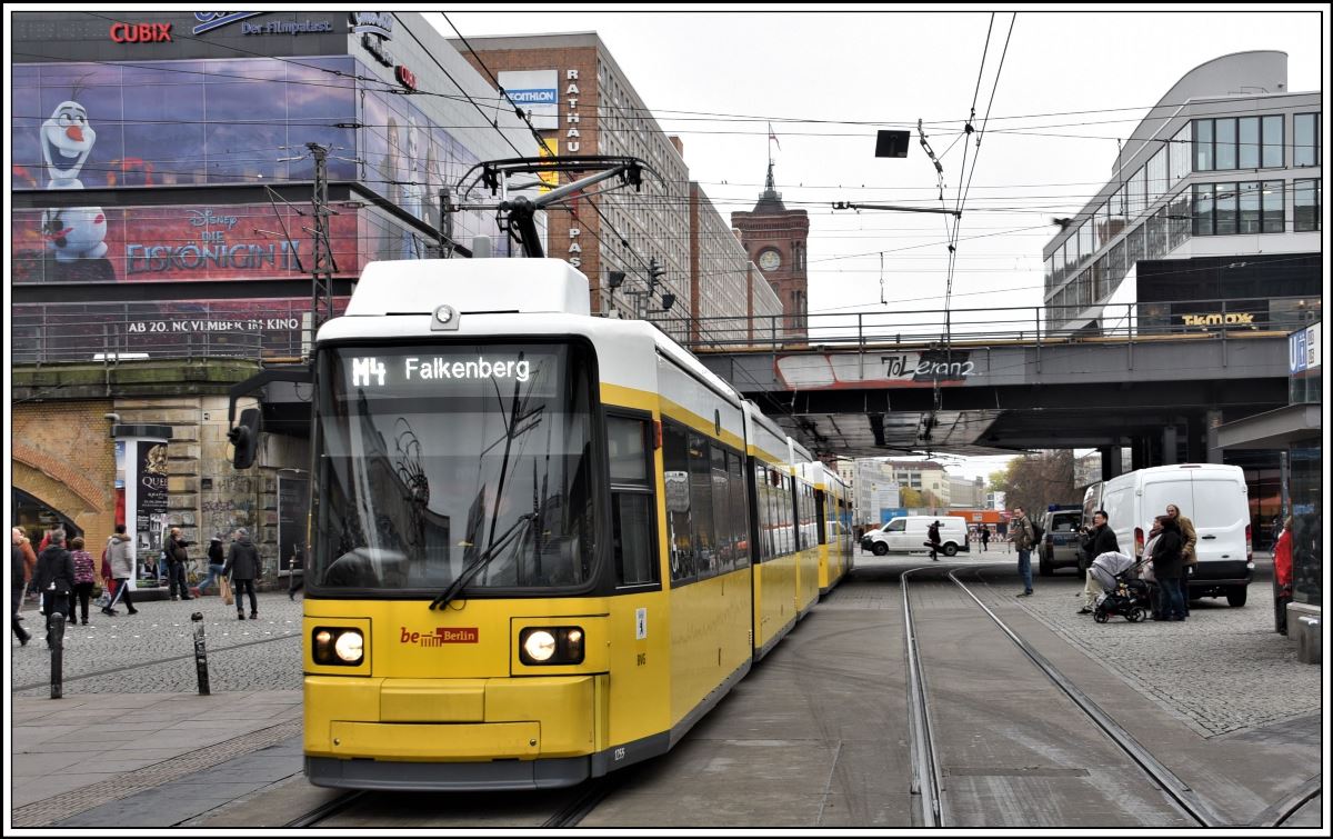 Strassenbahn Berlin 2xGT6N als M4 nach Falkenberg am Alexanderplatz. (18.11.2019)