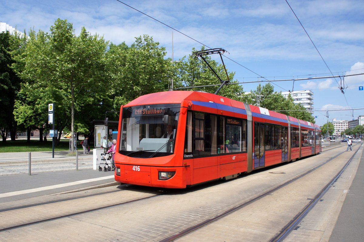 Straßenbahn Chemnitz / City-Bahn Chemnitz / Chemnitz Bahn: Bombardier Variobahn 6NGT-LDZ der City-Bahn Chemnitz GmbH - Wagen 416, aufgenommen im Juni 2016 in der Innenstadt von Chemnitz.