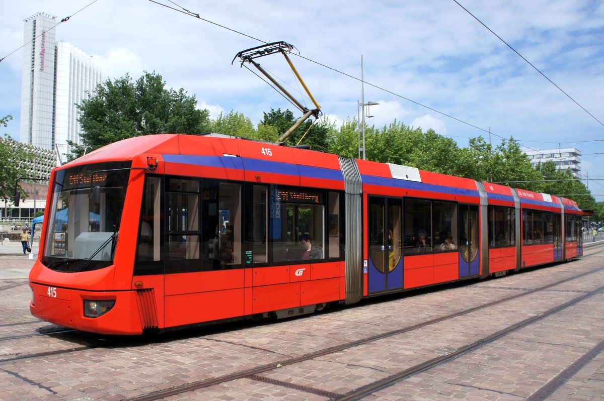 Straßenbahn Chemnitz / City-Bahn Chemnitz / Chemnitz Bahn: Bombardier Variobahn 6NGT-LDZ der City-Bahn Chemnitz GmbH - Wagen 415, aufgenommen im Juni 2016 in der Innenstadt von Chemnitz.