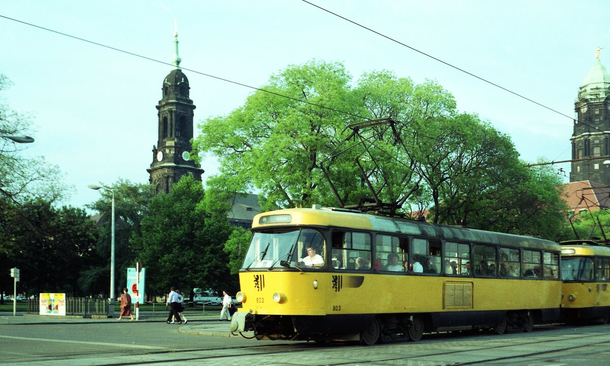 Straßenbahn Dresden__Tatra-Zug mit führendem Tw 803__05-1990